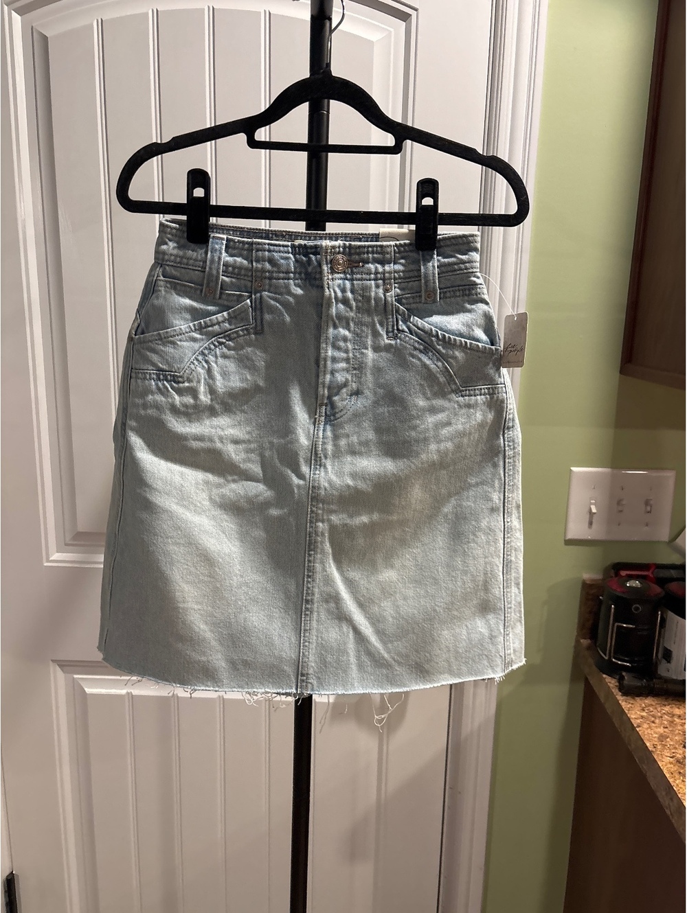 #FP061 NWT Indigo Run Denim Mini Skirt – Light Wash – Size 25